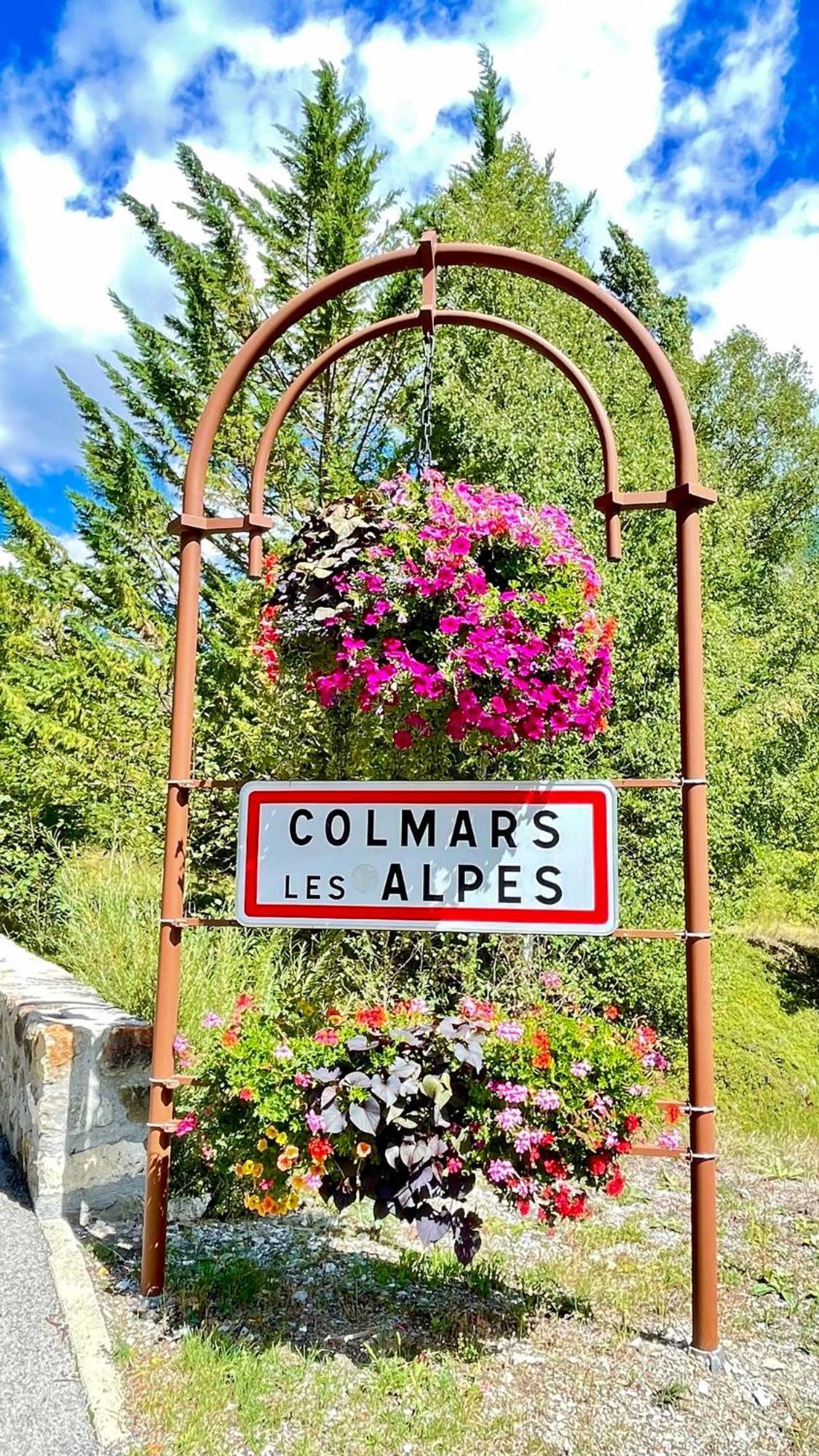 Maison Familiale Des Remparts Colmars Exterior foto